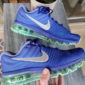 Nike Women's Air Max 2017